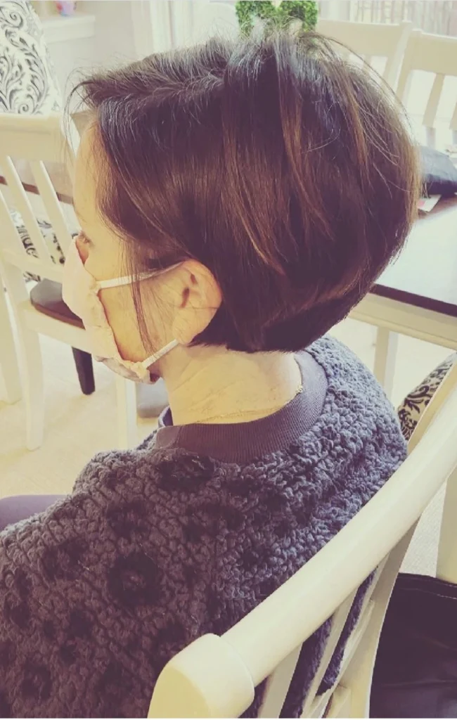 Pixie haircut for round faces