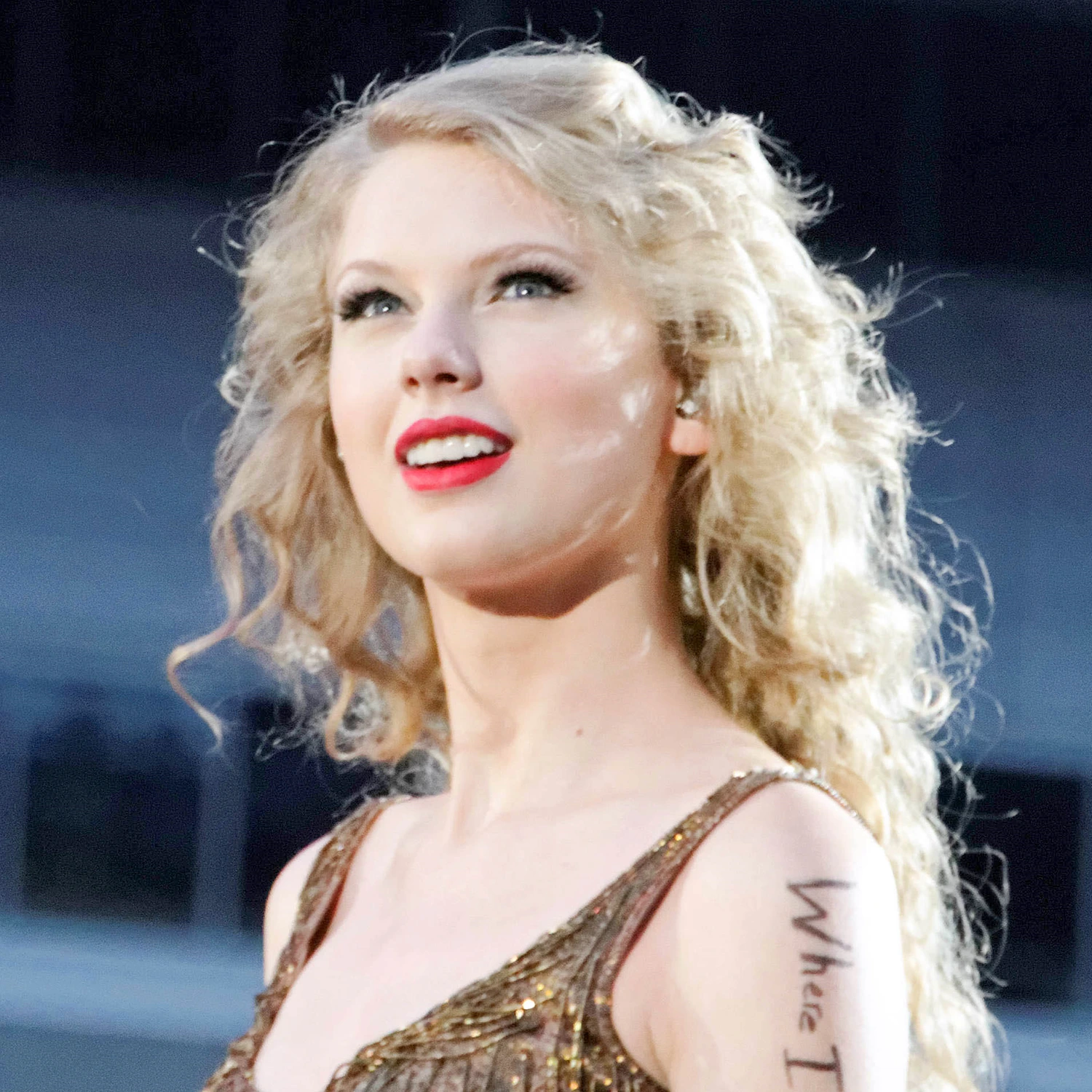 What Hair Extensions Do Celebrities Use? - Taylor Swift